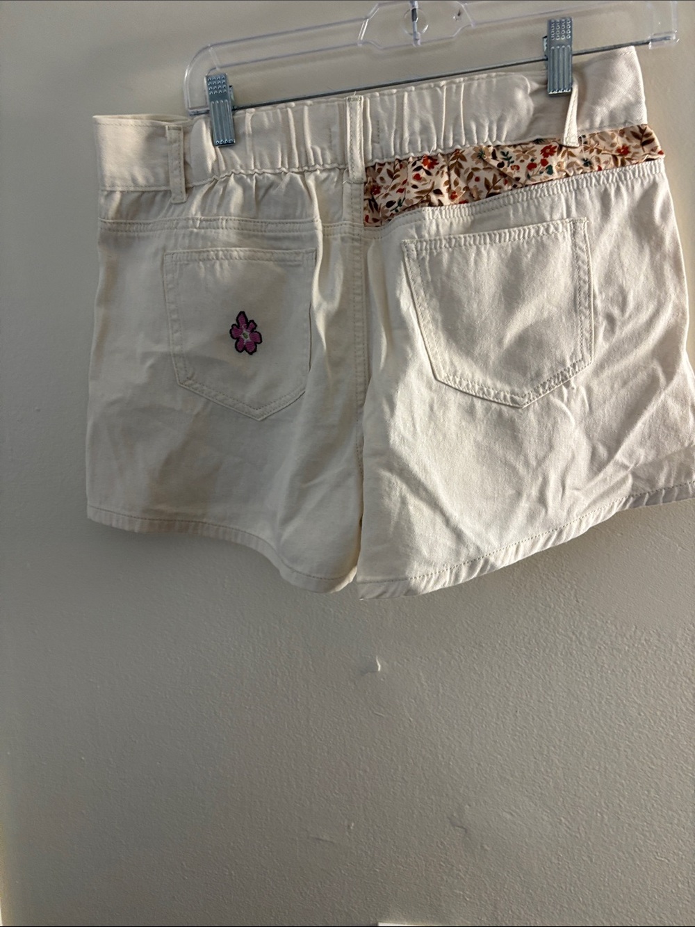 POL White Floral Patchwork Jean Shorts - Picture 6 of 7